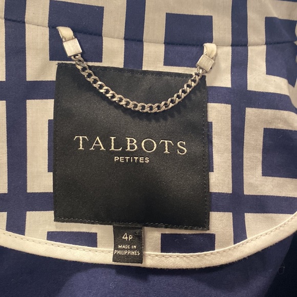 Raincoat Talbots , size 4 (M) , very stylish and comfortable . - Picture 5 of 7